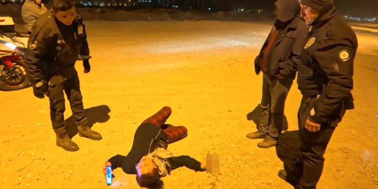 Bekçiler, "eve Bırakalım" Dedi, Alkollü Kadın "ölümü Bulursunuz" Cevabını Verdi