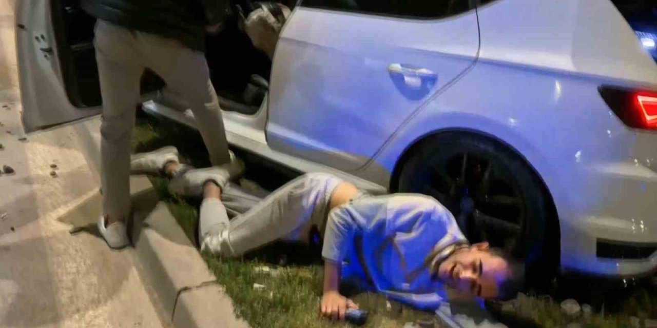 Aksaray'da 30 Dakikada 2 Araç Hurdaya Döndü