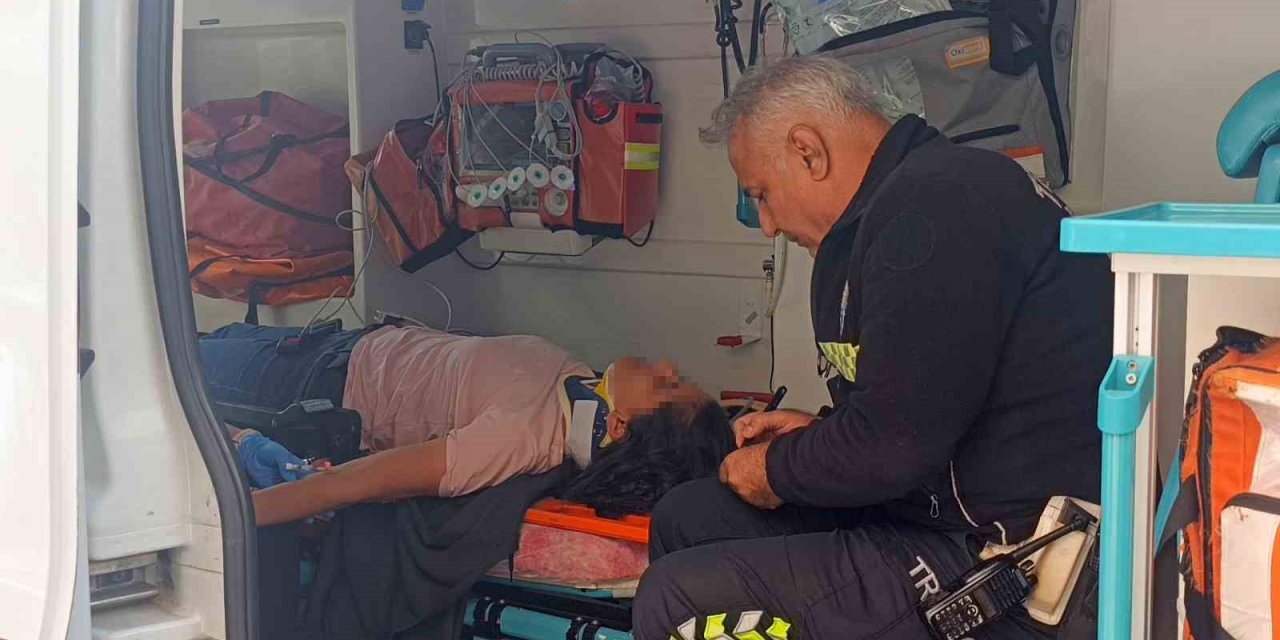 Önündeki Araca Çarpmamak İçin Fren Yapan Motosikletli Yaralandı