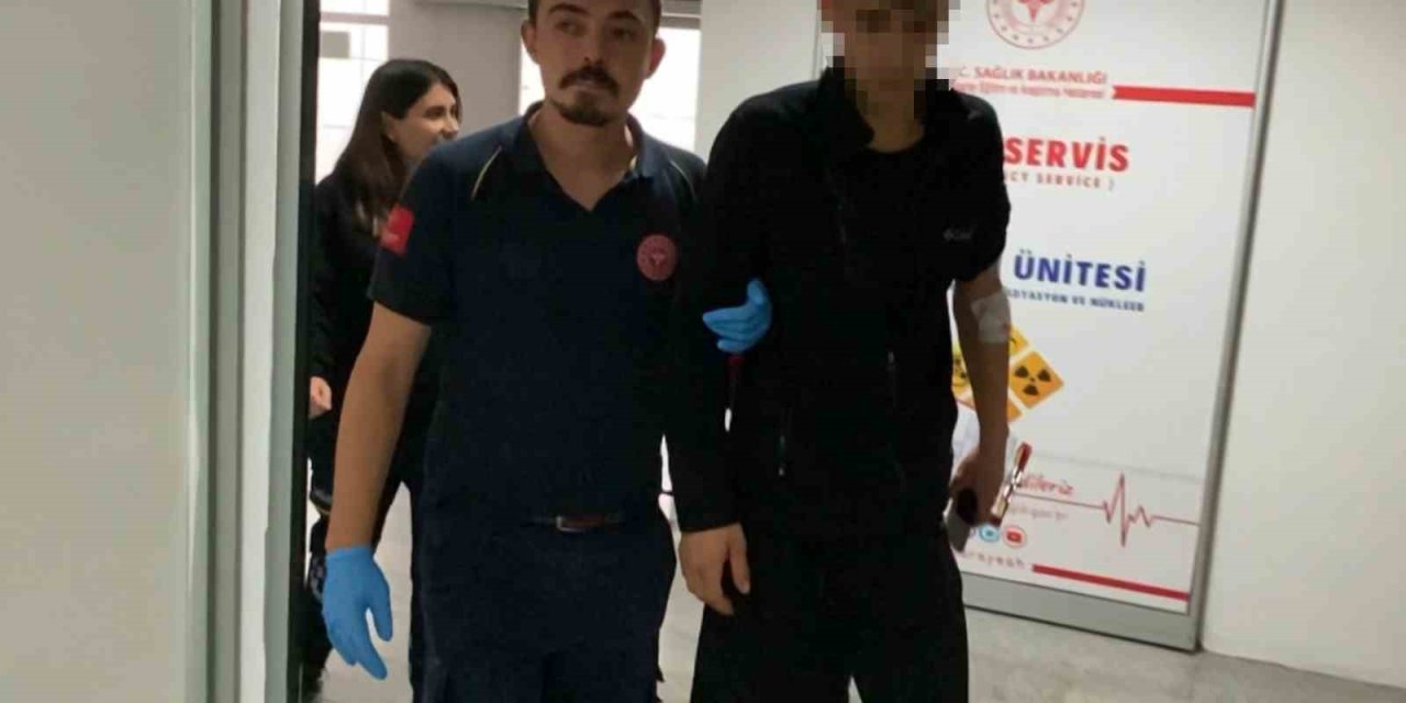 ''Yan Baktın'' Dedi Bıçaklandı