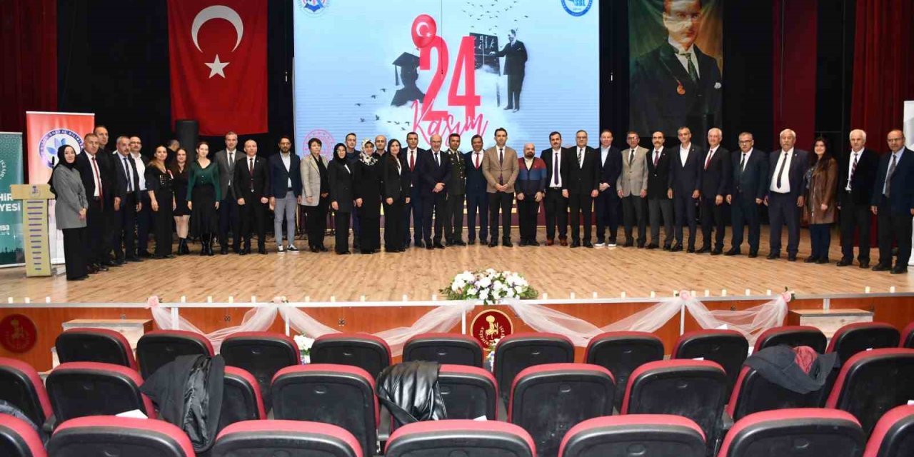 Akşehir’de Öğretmenler Günü Etkinlikleri