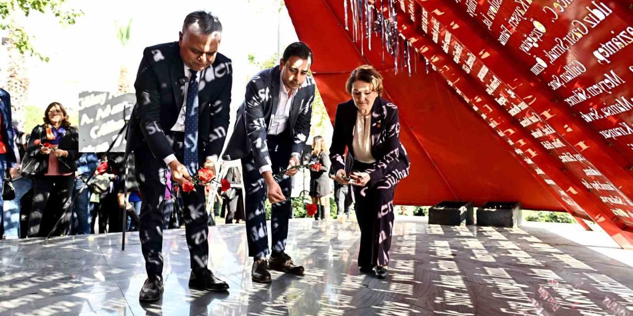 Muratpaşa’da Şiddete Karşı Ses, Al Yazma’da Yükseldi