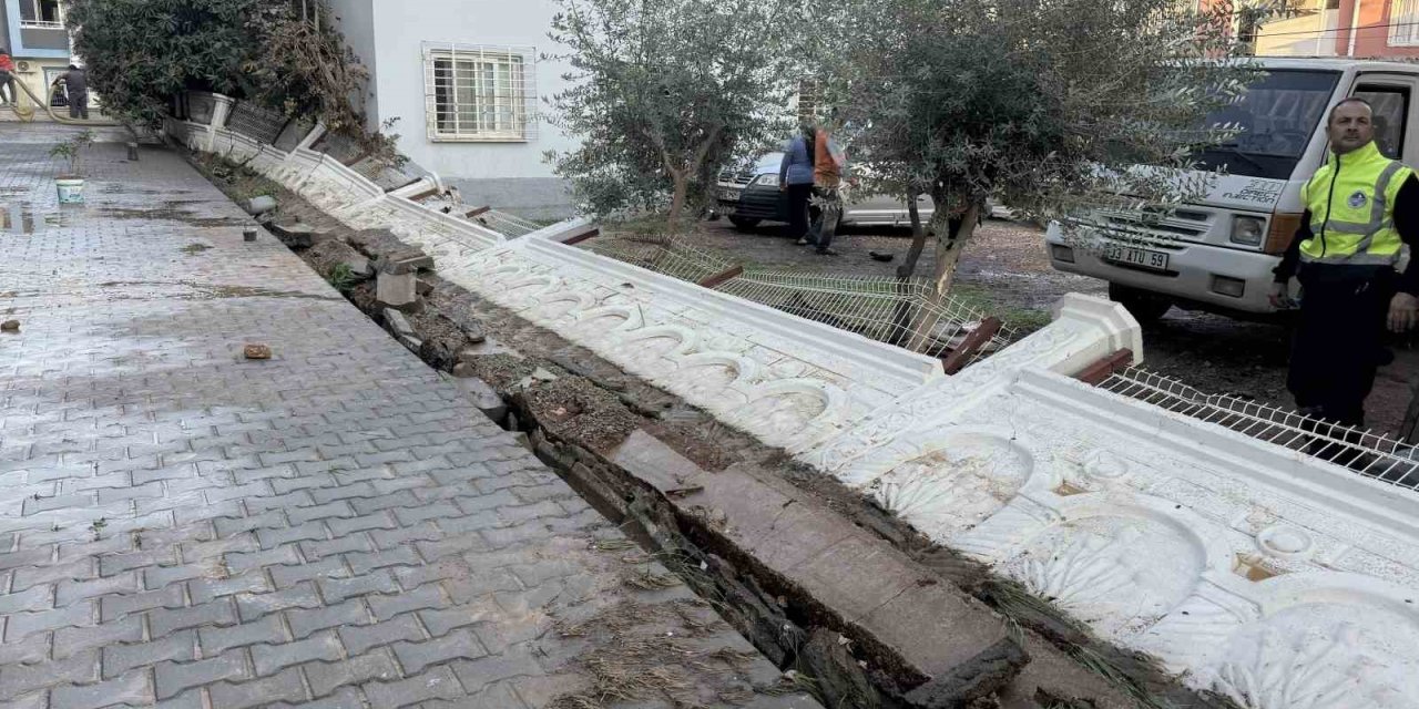 Su Basan Sitenin İstinat Duvarı Yıkıldı