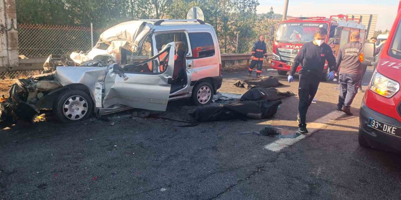 Tarsus’ta Trafik Kazası: 3 Ölü, 3 Yaralı