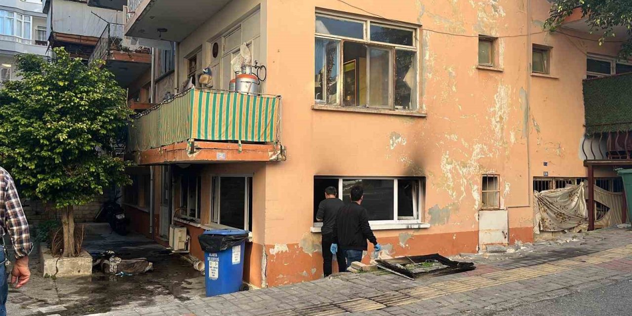 Alanya’da Apartmanın Giriş Katında Çıkan Yangın Korkuttu