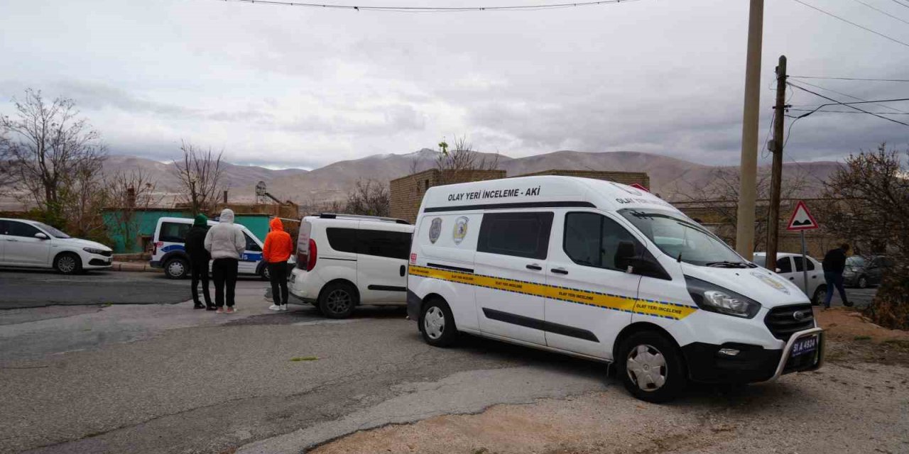 23 Yaşındaki Genç, Metruk Binada Ölü Bulundu