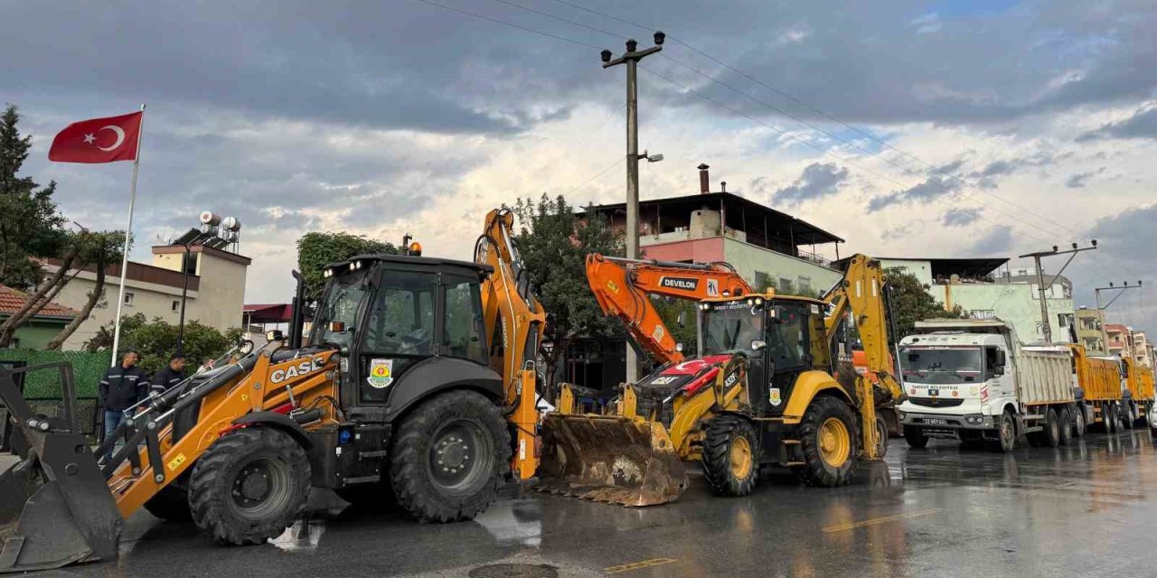Tarsus’ta Gece Boyunca Yağış Mesaisi