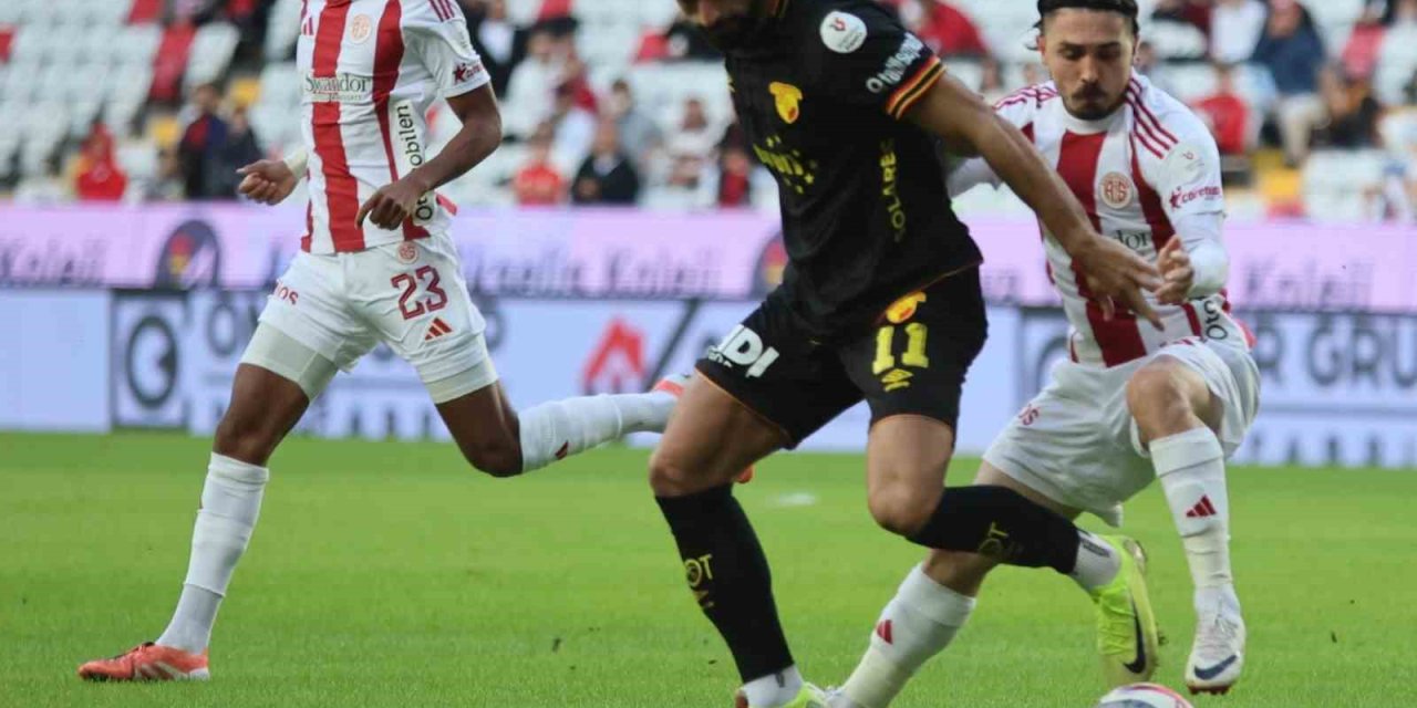 Trendyol Süper Lig: Antalyaspor: 1 - Göztepe: 0 (ilk Yarı)