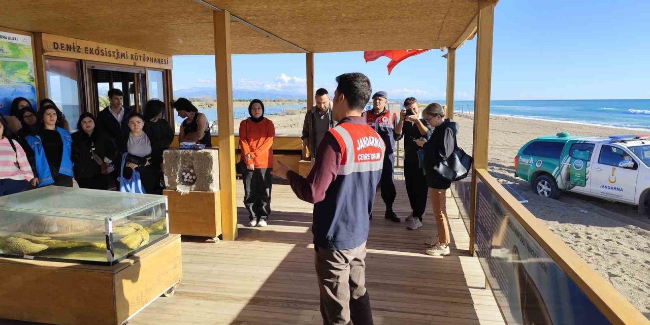 Jandarma’dan Çevre Koruma Eğitimi Ve Kıyı Temizliği