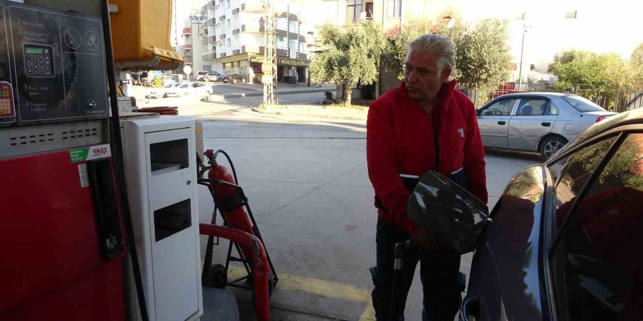 Lpg Pompası Takılıyken Hareket Eden Araca Pompacı Son Anda Müdahale Etti