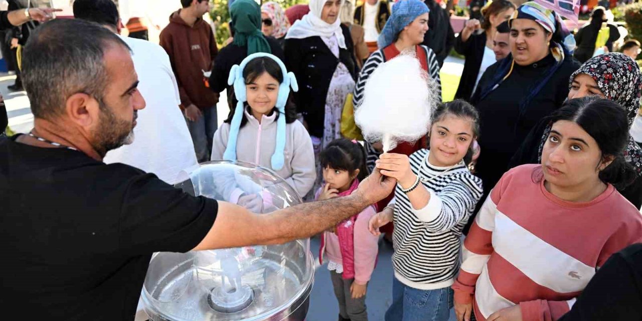 Mersin’de Özel Gereksinimli Bireyler Renkli Atölyelerde Buluştu