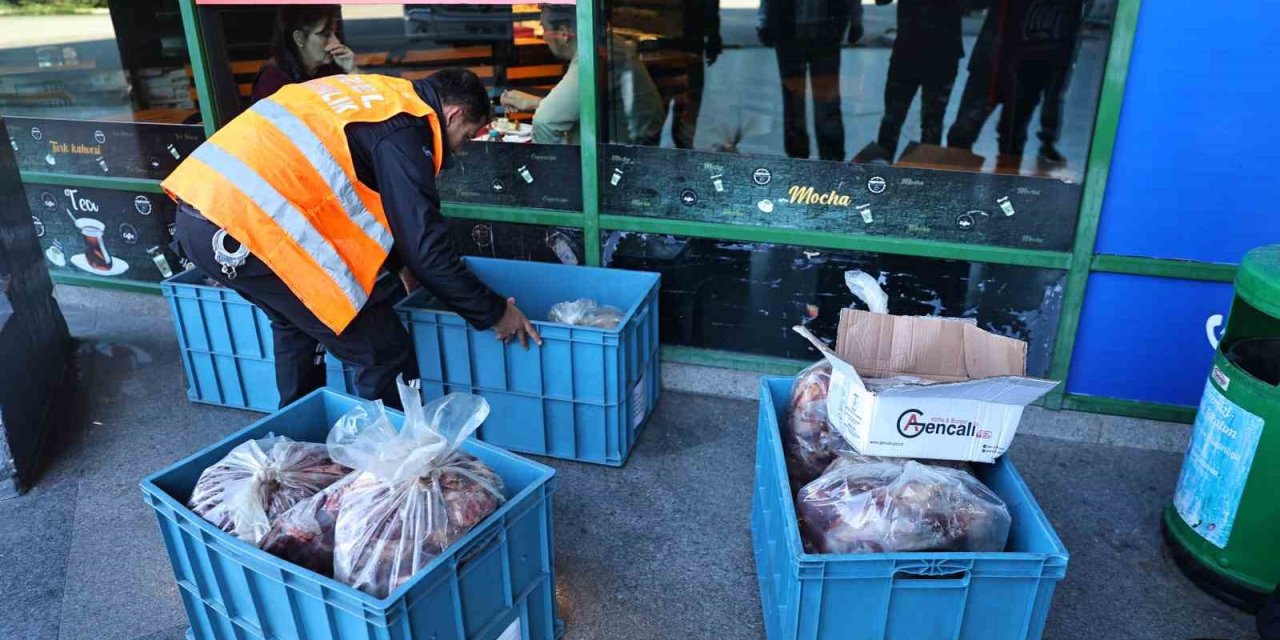 Yolcu Otobüsüyle Uygunsuz Şartlarda Taşınan Çeyrek Ton Ete El Konuldu