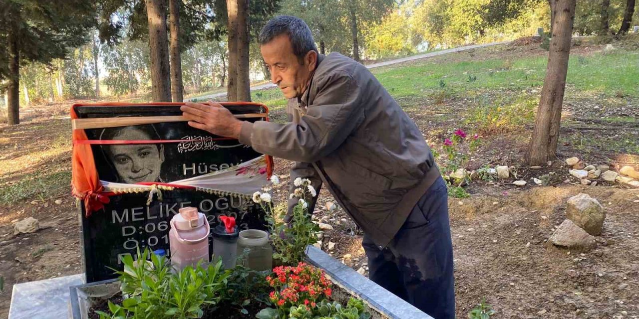 Motosikletle Okula Götürdüğü Kızını Kazada Kaybetti, Mezarına Diktiği Çiçeklere Hırsızlar Musallat Oldu