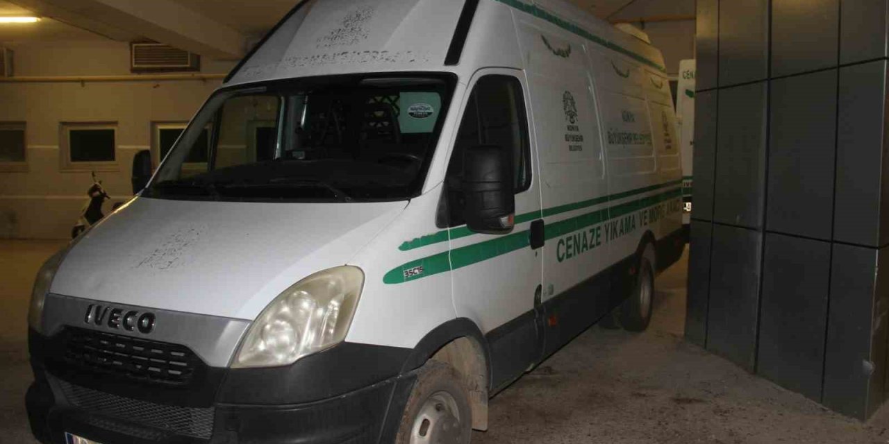 Husumetlileri Tarafından, 7 Yaşındaki Oğlunun Gözü Önünde Vurularak Öldürüldü