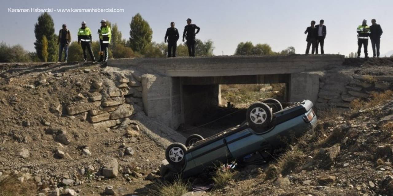 Otomobil Dere Yatağına Yuvarlandı: 3 Yaralı