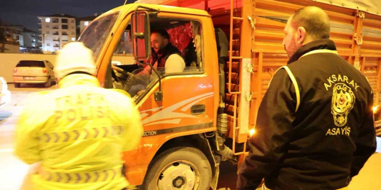 Ehliyetsiz Sürücü Çekme Belgeli Kamyonetle Yakalandı: 46 Bin 621 Lira Ceza