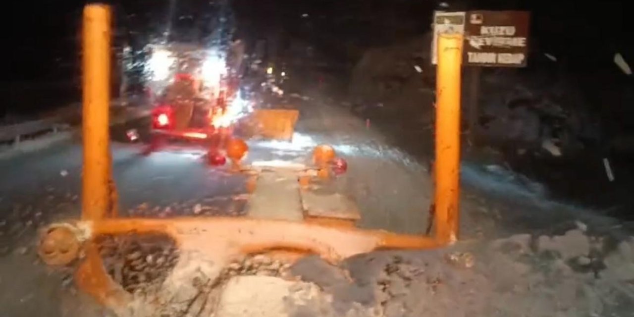 Antalya’da Mevsimin İlk Karı Yağdı, Antalya-konya Karayolu Beyaza Büründü