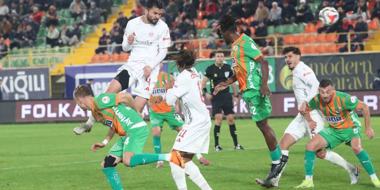 Trendyol Süper Lig: Alanyaspor: 0 - Antalyaspor: 0 (maç Sonucu)