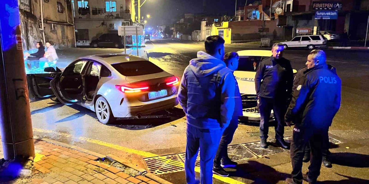 Tarsus’ta Trafik Kazası: 2 Yaralı