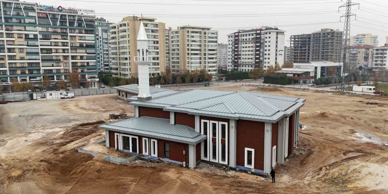 Yazır Mahalle Külliyesi Hızla Yükseliyor