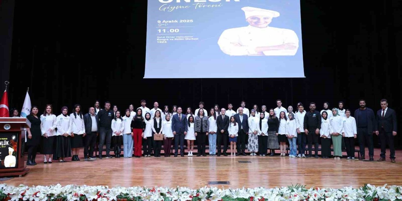 Niğde’de Aşçılık Öğrencileri Beyaz Önlüklerini Giydi