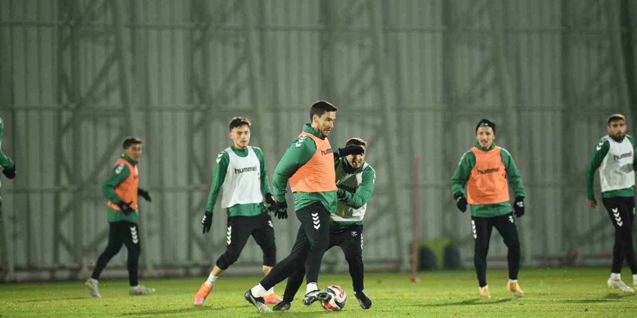 Konyaspor, Fenerbahçe Maçının Hazırlıklarını Sürdürdü