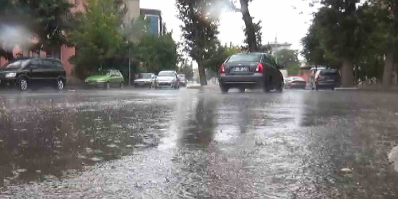 Aksaray’da Yağmur Etkili Oluyor