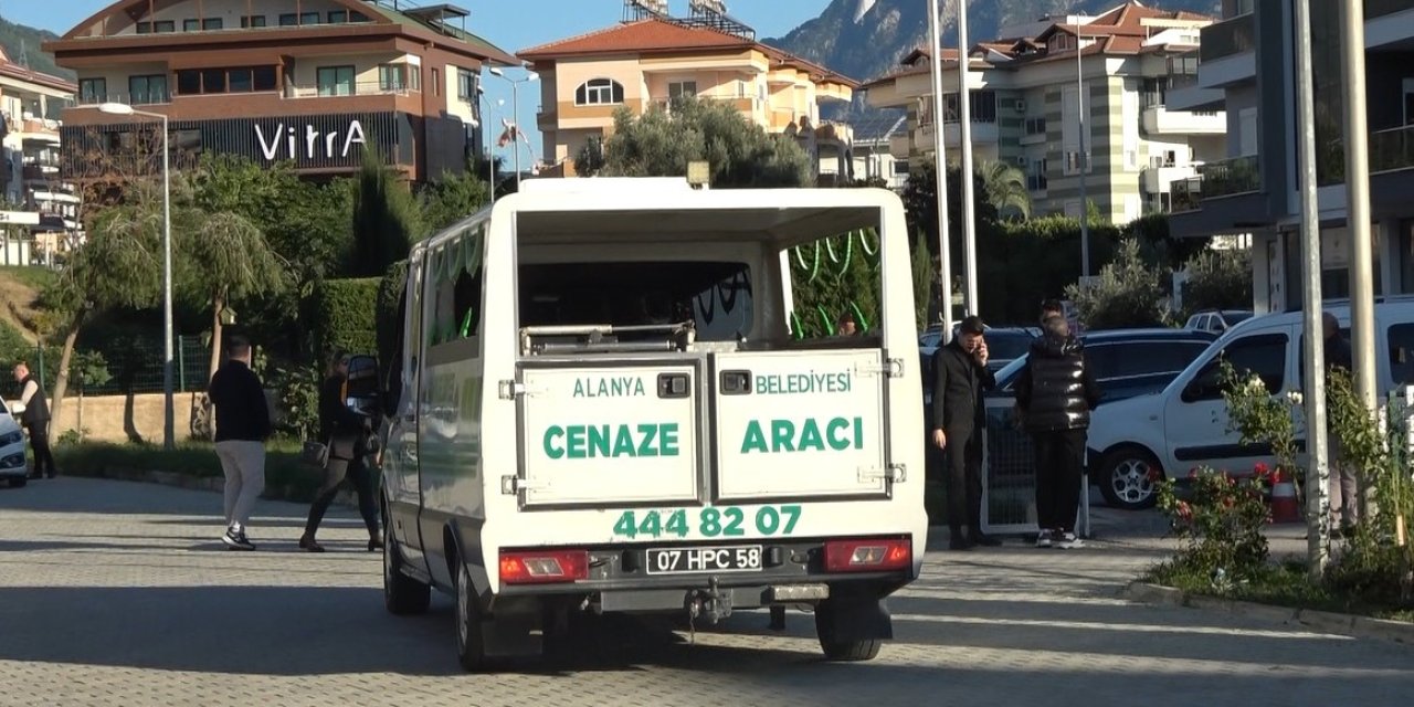 Dayısının Silahından Çıkan Kurşunla Hayatını Kaybeden Kadının Cenazesi Ailesine Teslim Edildi