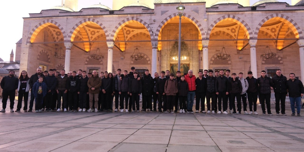 Karatay’da Öğrenciler Sabah Namazı Programında Buluşuyor