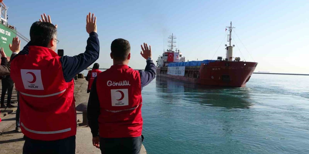 19. İyilik Gemisi Gazze’ye İnsani Yardım İçin Mersin’den Yola Çıktı