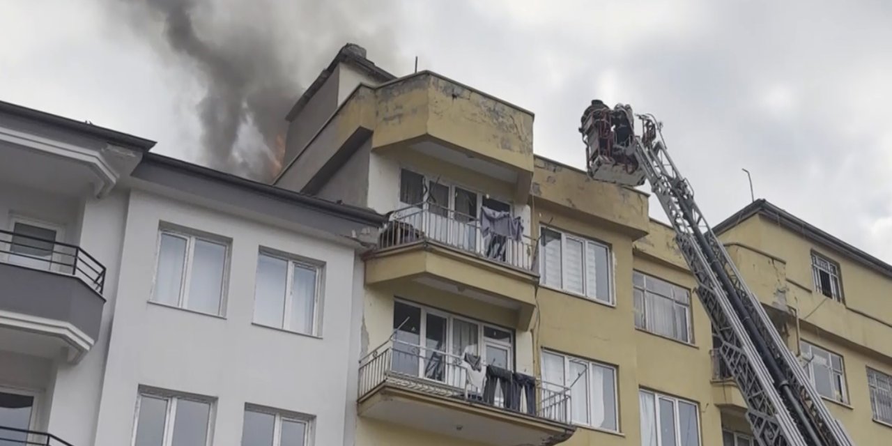 Çatı Katındaki Kömürlükte Yangın Paniği