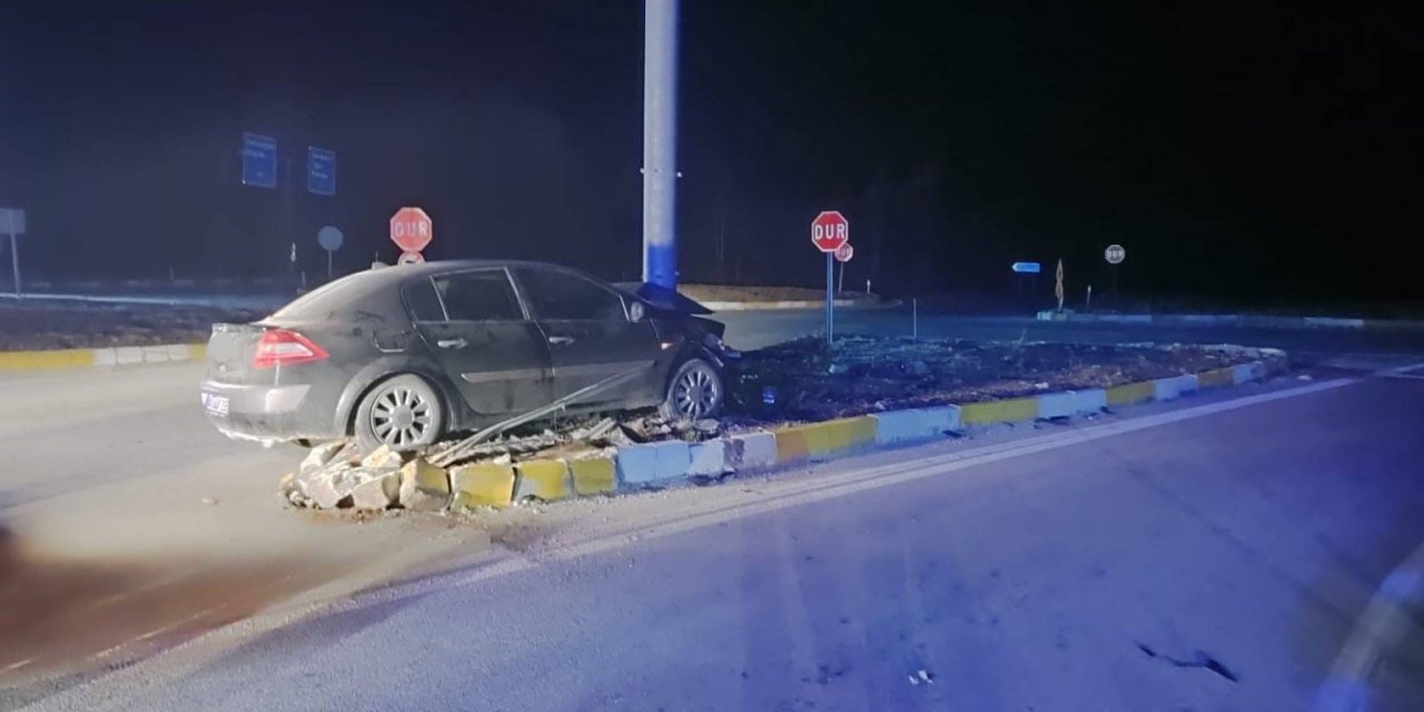 Konya’da Otomobil Refüje Çıktı: 3 Yaralı