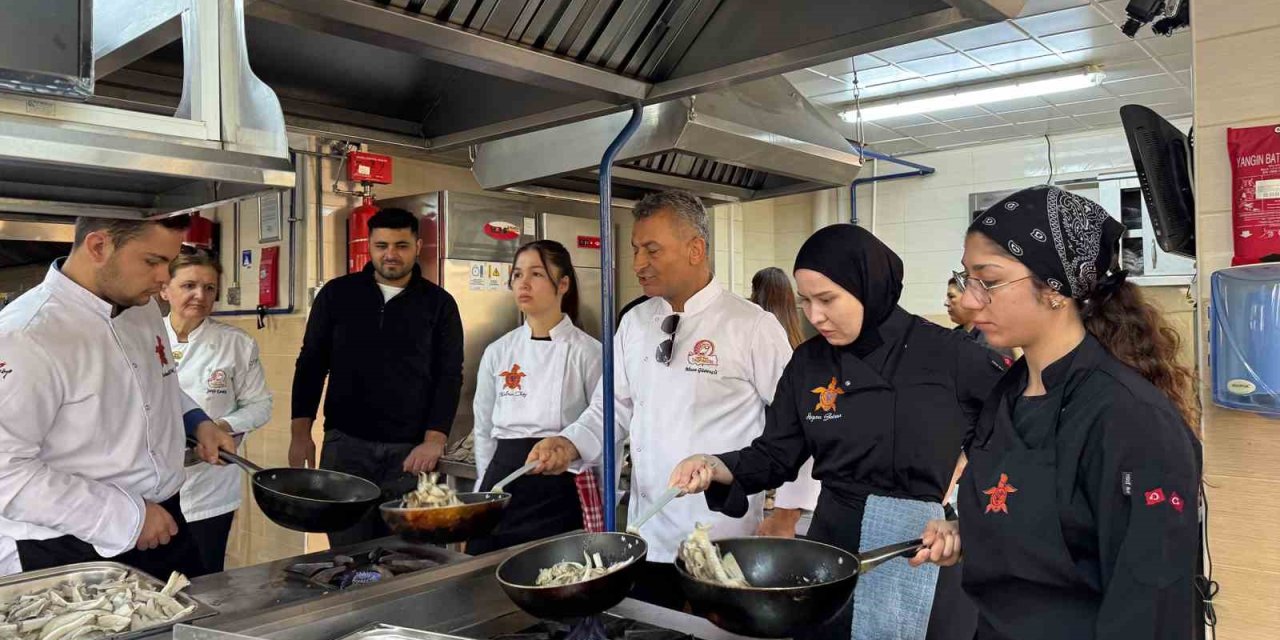 İstiridye Mantarları Gastronomi Öğrencilerine Tanıtıldı