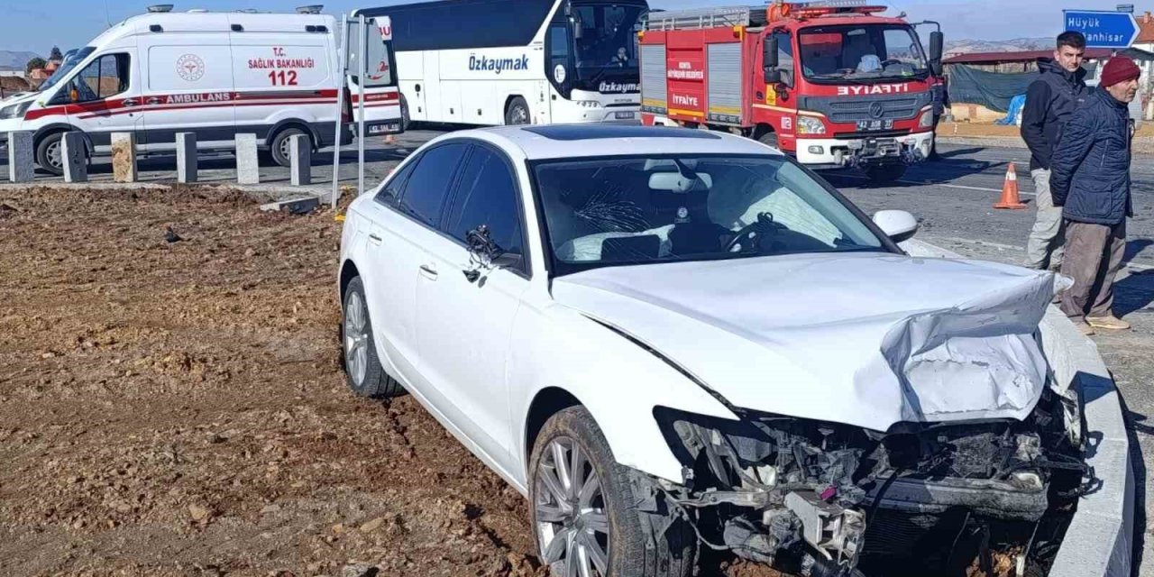 Konya’da İki Otomobil Çarpıştı: 2 Yaralı