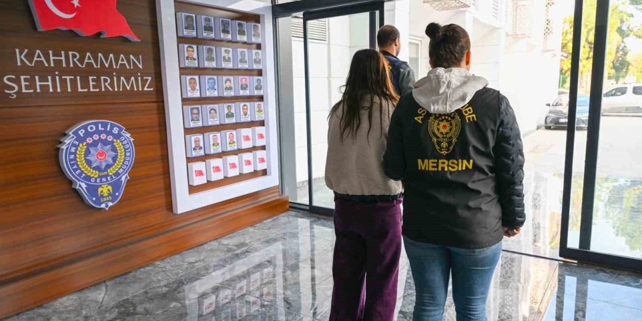 Evleri Soyan Hırsızlar Önce Kameraya Sonra Polise Yakalandı