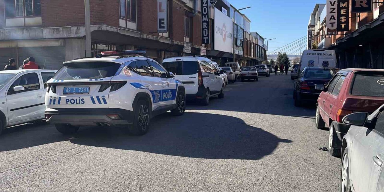 Kunduracıda Kavga: 1 Kişi Bıçaklandı