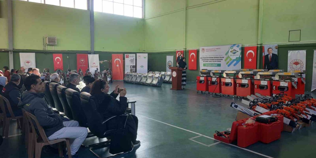 Bozkır’da Çiftçilere Makine Ve Ekipman Desteği