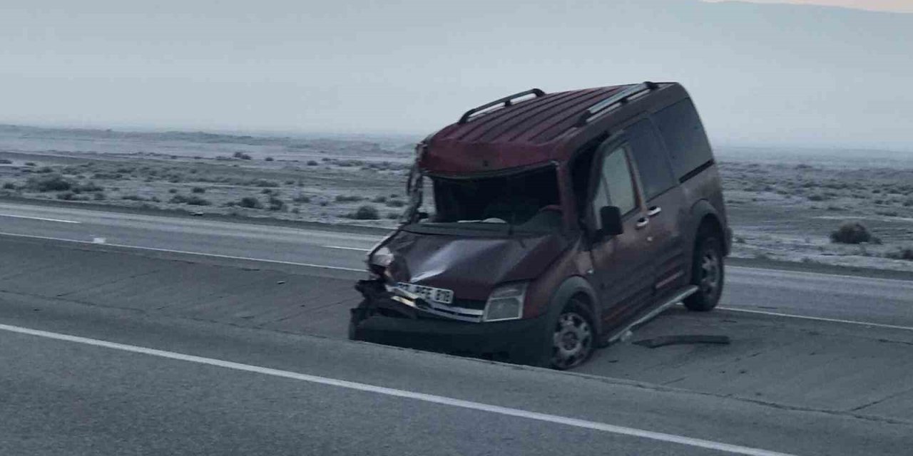 Konya’da Hafif Ticari Araç Takla Attı: 1 Yaralı