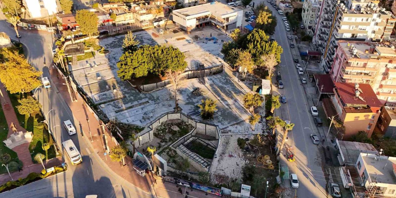 Tarsus’ta Kent Meydanı Projesi Açılış İçin Gün Sayıyor