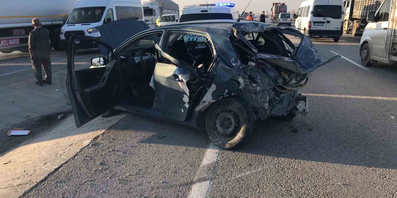 Konya’da Üç Araçlı Zincirleme Kaza: 1 Yaralı