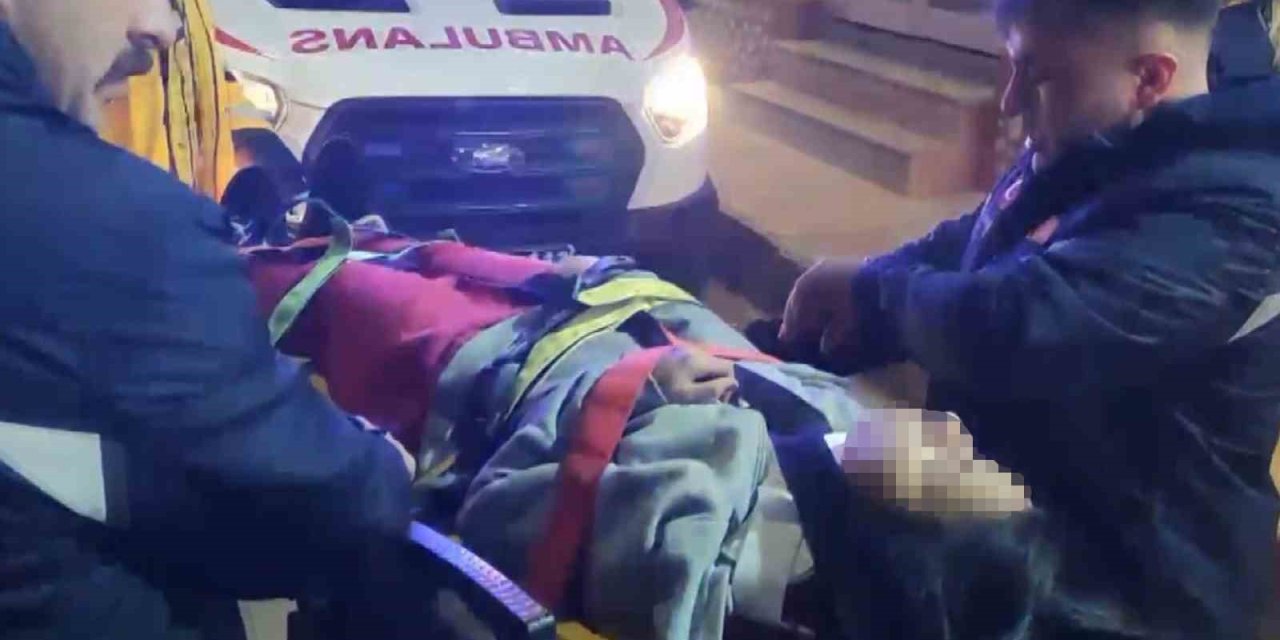 Üçüncü Kattan İkinci Katın Balkonuna Düşen Çocuk Ağır Yaralandı