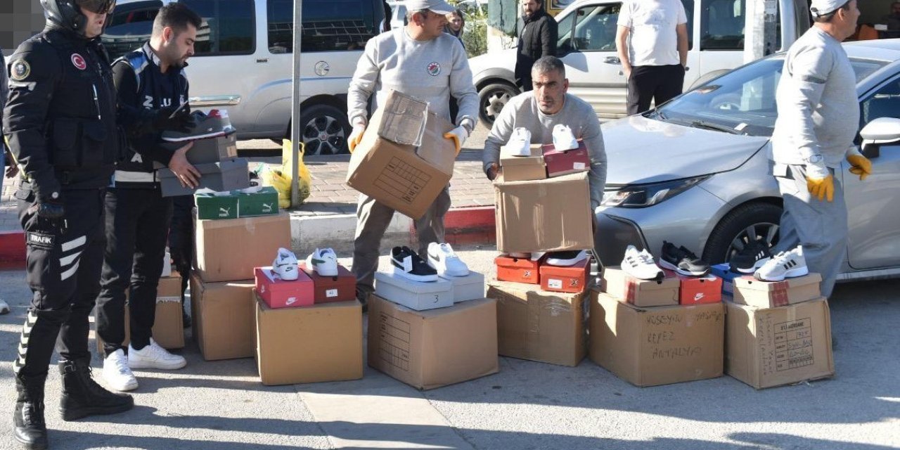 Kepez’de Yol Ve Kaldırımları İşgal Eden 18 İşletmeye Ceza