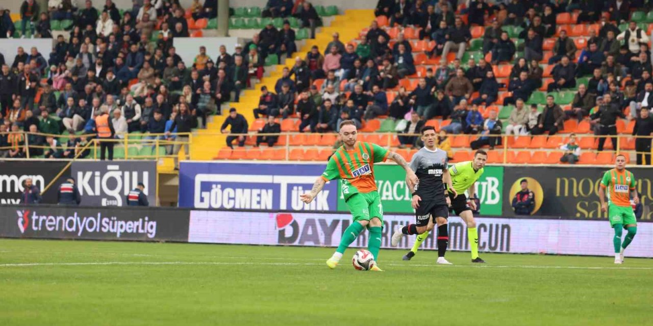 Trendyol Süper Lig: Corendon Alanyaspor: 2 - Fatih Karagümrük: 0 (maç Sonucu)