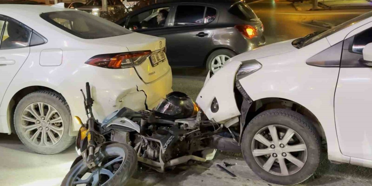 Aksaray’da 4 Araçlı Zincirleme Kaza: 1 Yaralı