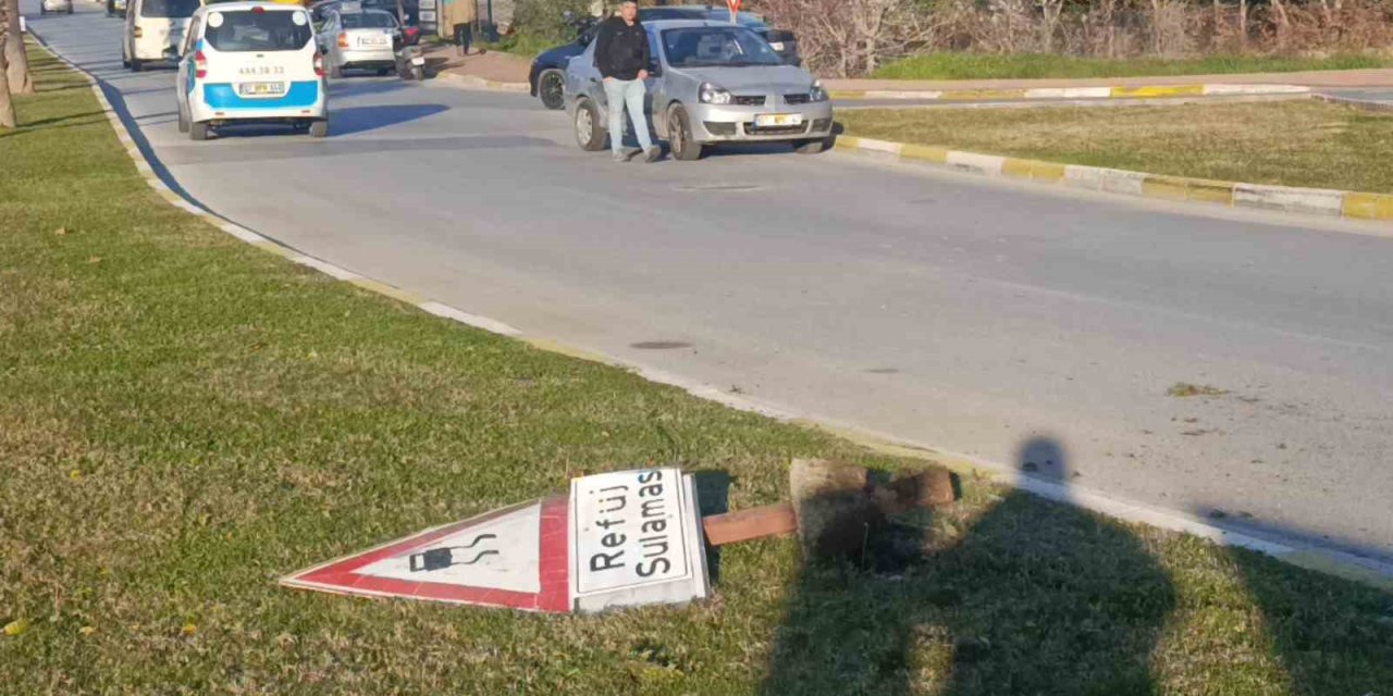 Manavga’ta Otomobiller Çarpıştı: 1 Yaralı
