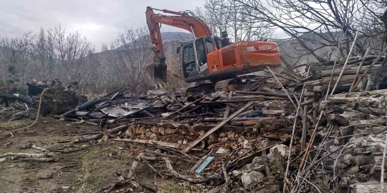 Ermenek’te Çıkan Yangında Ev Tamamen Kullanılamaz Hale Geldi