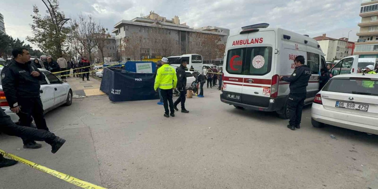 Otomobille Çarpışan Motosikletten Savrulan Liseli Hayatını Kaybetti