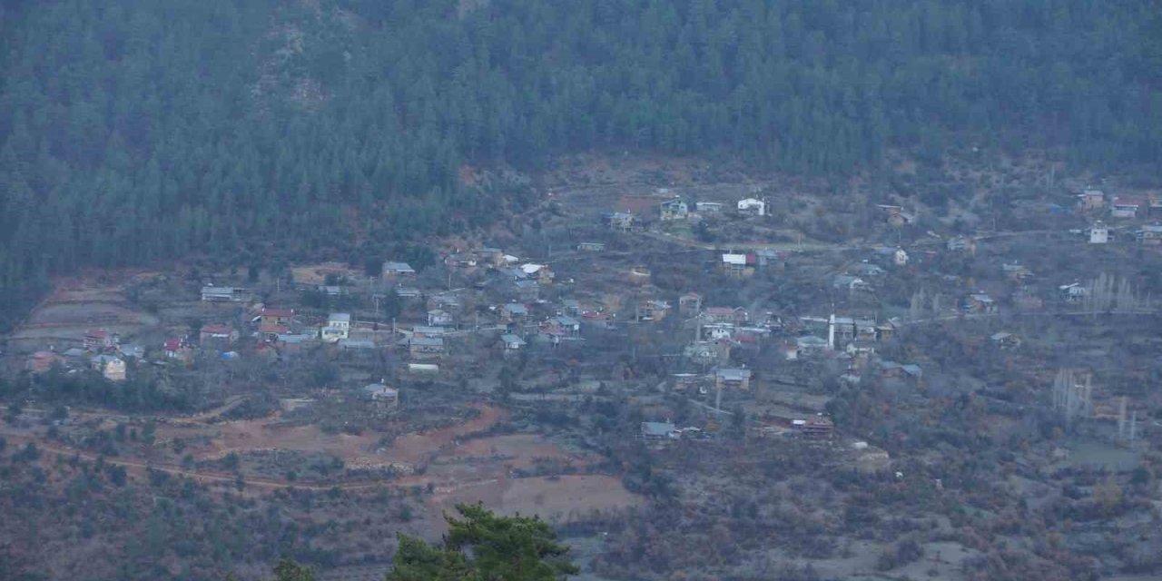 Bu Köyde Güneş Ancak Saat 12.30’da Görülebiliyor