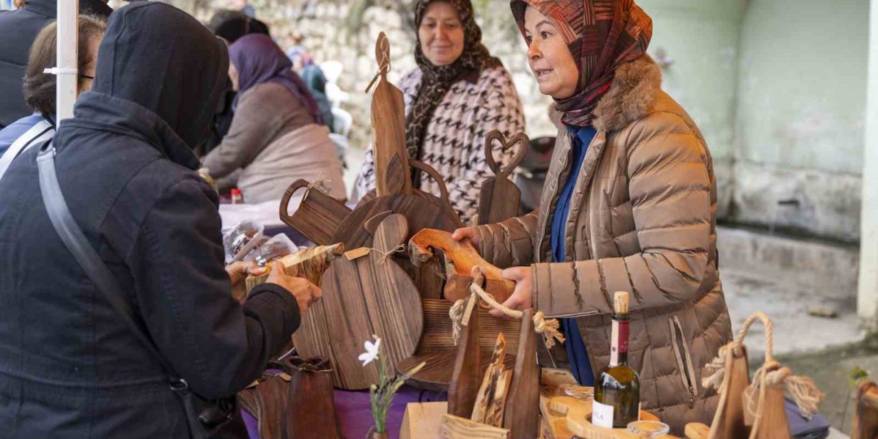 Mersin’de Kırsal Mahalle Buluşmaları Kadın Emeğini Çamlıyayla’da Buluşturdu