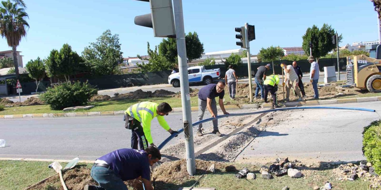 Büyükşehir Manavgat’ın Sinyalizasyon Altyapısını Yeniliyor